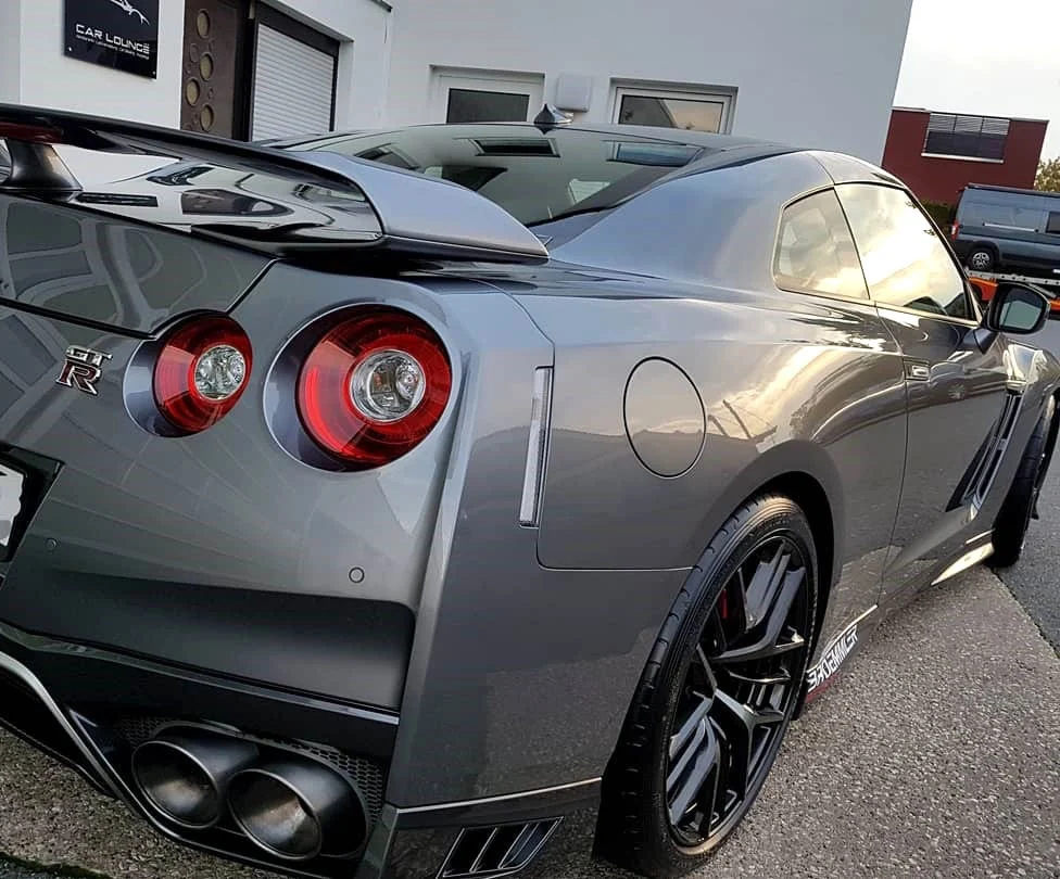 Heckpartie eines Nissan GT-R