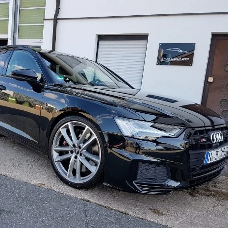 Studio der Car Lounge Lauf in der Industriestraße 26 mit Firmenschild